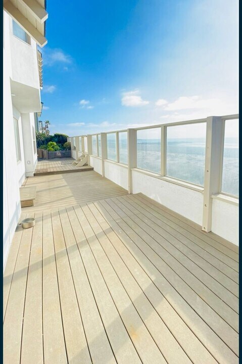 1276 Brunswick Ln in Ventura, CA - Building Photo