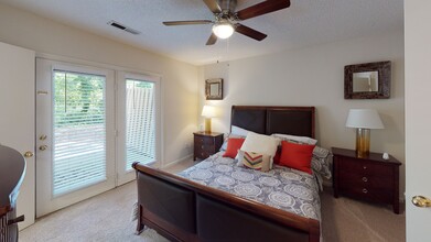 Cedar Trace in Greensboro, NC - Building Photo - Interior Photo