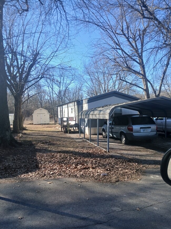 property at 713 N Linn St