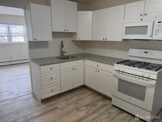 729 Bordentown Ave in South Amboy, NJ - Building Photo - Building Photo