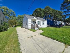 149 Chichester Ave in Hampton, VA - Building Photo - Building Photo