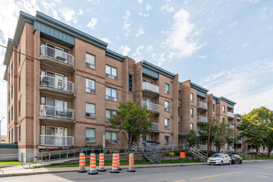 88 De La Pointe-Aux-Lièvres Rue in Québec, QC - Building Photo