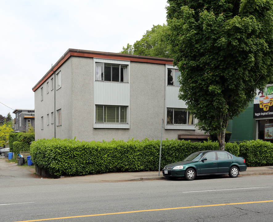 1987 Cornwall Av in Vancouver, BC - Building Photo