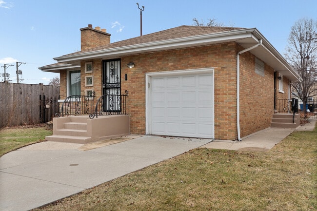 property at 5840 N Kimball Ave