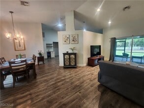 311 14th St SE in Naples, FL - Building Photo - Building Photo