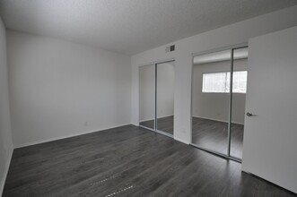 Cambridge Apartments in North Hollywood, CA - Foto de edificio - Building Photo