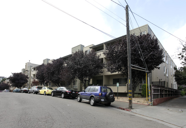 Fairmount Villas in Oakland, CA - Foto de edificio - Building Photo