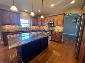 2315 Knollbrook Way in Bloomington, IL - Building Photo - Building Photo