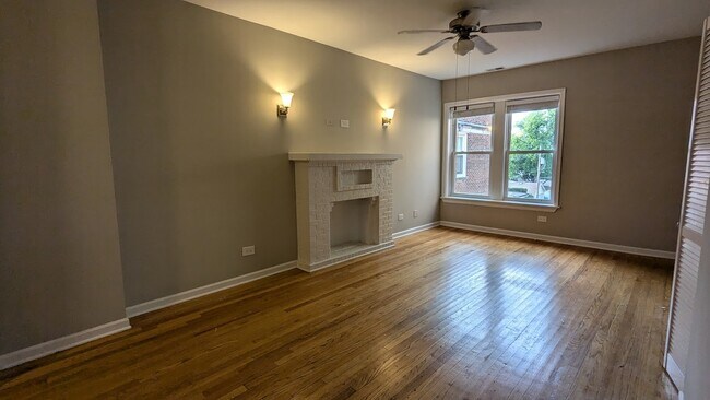 3741 W Argyle St in Chicago, IL - Building Photo - Building Photo
