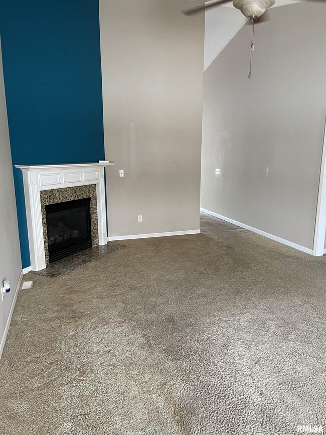 4514 Castle Pines Dr in Springfield, IL - Building Photo - Building Photo