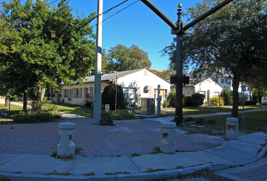 155 5th Ave S in St. Petersburg, FL - Building Photo