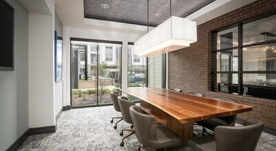 16717 Westpark Dr in Houston, TX - Building Photo - Building Photo