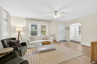 1389 Mt Pleasant Rd in Greensburg, PA - Building Photo - Building Photo