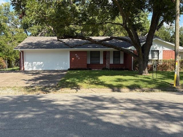 603 S Jefferson St in Kaufman, TX - Building Photo
