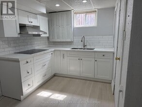 60 Toby Crescent in Hamilton, ON - Building Photo - Building Photo