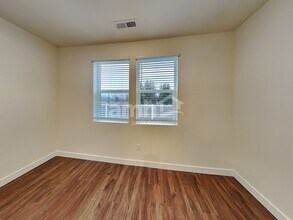 4911 85th Dr NE in Marysville, WA - Building Photo - Building Photo