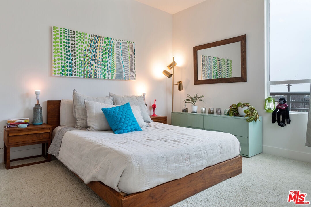 2210 Tom Mix Rd in Los Angeles, CA - Building Photo