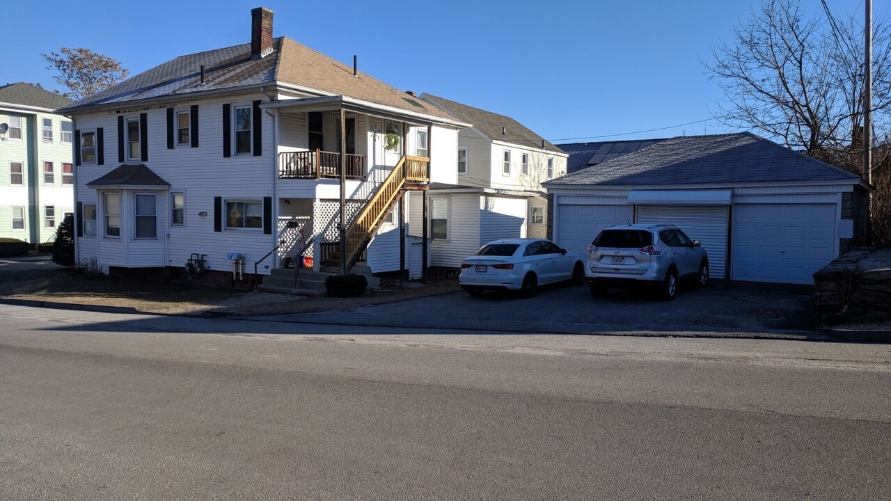 11 Acton St in Worcester, MA - Foto de edificio