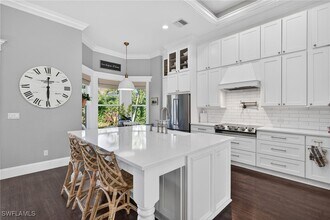 24920 Divot Dr in Bonita Springs, FL - Building Photo - Building Photo