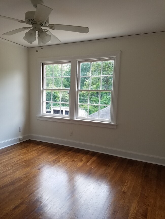 2125 Fairview Rd in Raleigh, NC - Building Photo - Building Photo