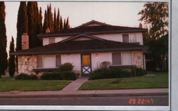 2941 Norcade Cor in Sacramento, CA - Building Photo - Building Photo