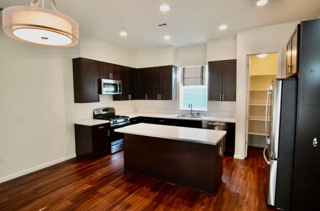 340 F St in Colma, CA - Building Photo - Building Photo
