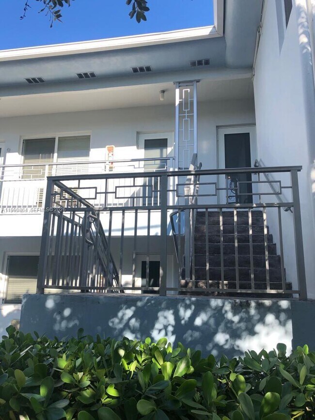 7155 Rue Notre Dame in Miami Beach, FL - Building Photo - Building Photo