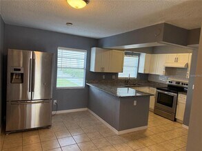 7210 N Manhattan Ave in Tampa, FL - Foto de edificio - Building Photo