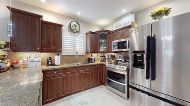 16247 SW 92nd Terrace in Miami, FL - Building Photo - Building Photo