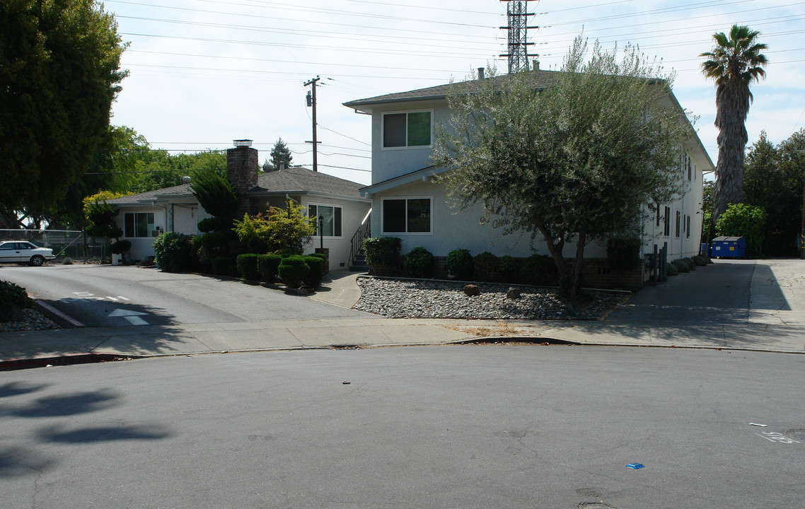 Joann's Apartments in Sunnyvale, CA - Foto de edificio