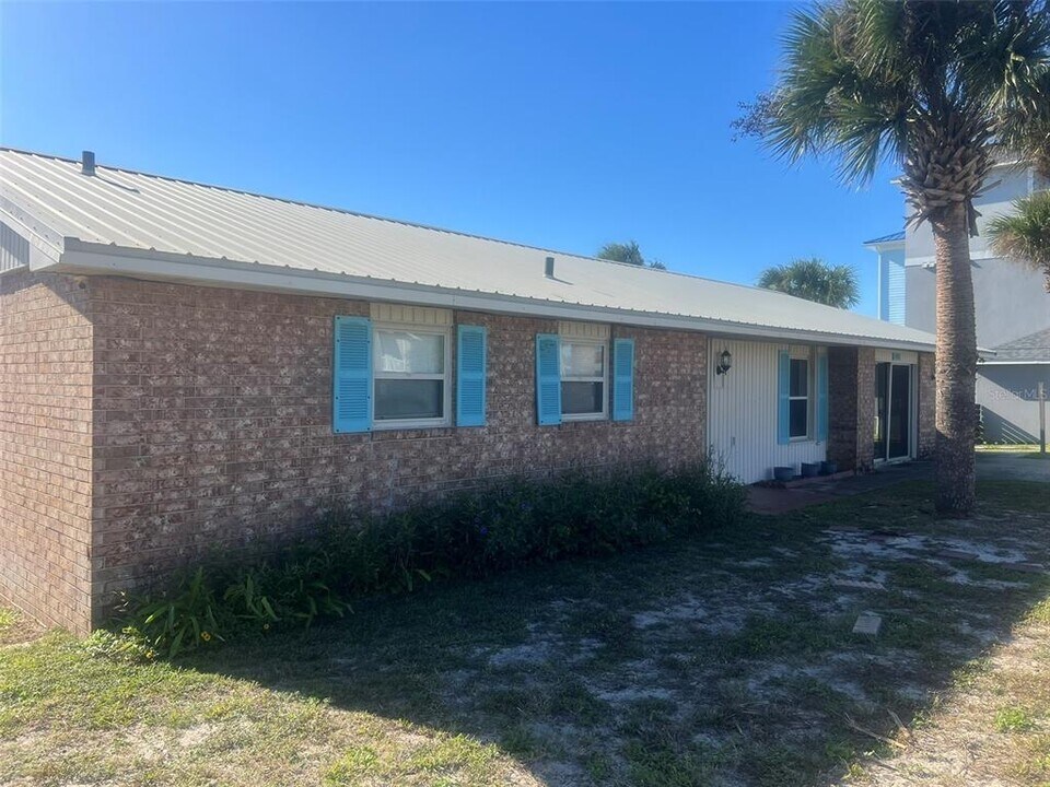 1742 S Central Ave in Flagler Beach, FL - Building Photo