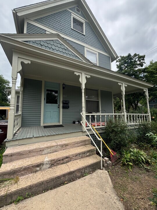 202 3rd St, Unit 2 in Ann Arbor, MI - Foto de edificio
