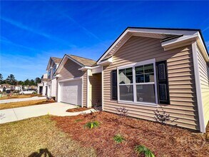 388 Coconut Dr in Bloomingdale, GA - Building Photo - Building Photo