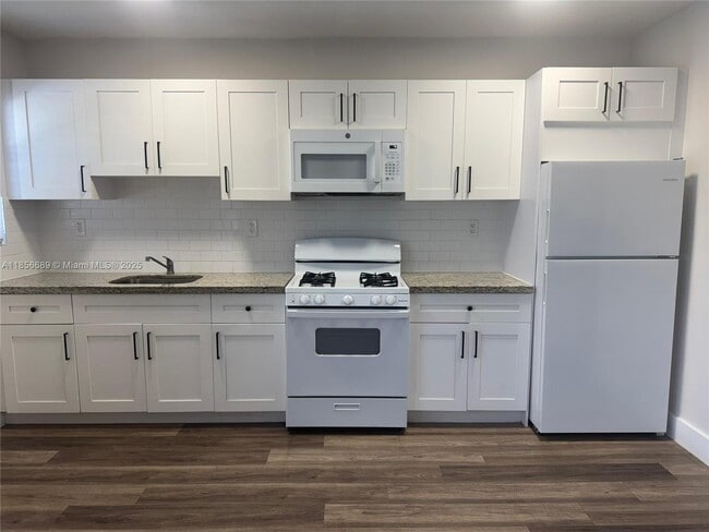 25 W 6th St in Hialeah, FL - Building Photo - Building Photo