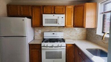 86 Wakefield Cir, Unit 86 Wakefield Cir in East Hartford, CT - Foto de edificio - Building Photo