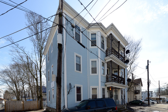 9 Minot Ave in Brockton, MA - Building Photo - Building Photo