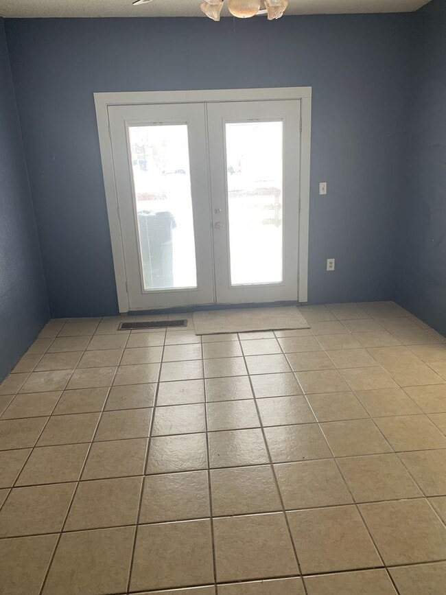 property at 1304 Clay St