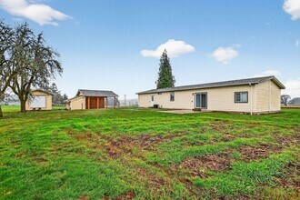 6720 SW Minter Bridge Rd in Hillsboro, OR - Building Photo - Building Photo