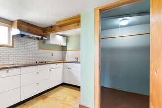 1617 NE Couch St in Portland, OR - Building Photo - Building Photo