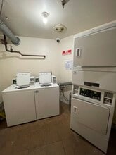 870 Grove St, Unit 103 in San Francisco, CA - Foto de edificio - Building Photo