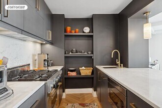 40 E 94th St in New York, NY - Building Photo - Building Photo