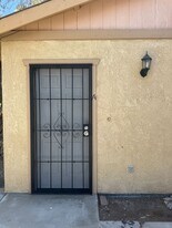 928 E California Ave in Ridgecrest, CA - Building Photo