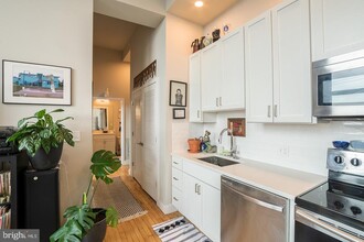 1300 S 19th St-Unit -UNIT 200 in Philadelphia, PA - Foto de edificio - Building Photo