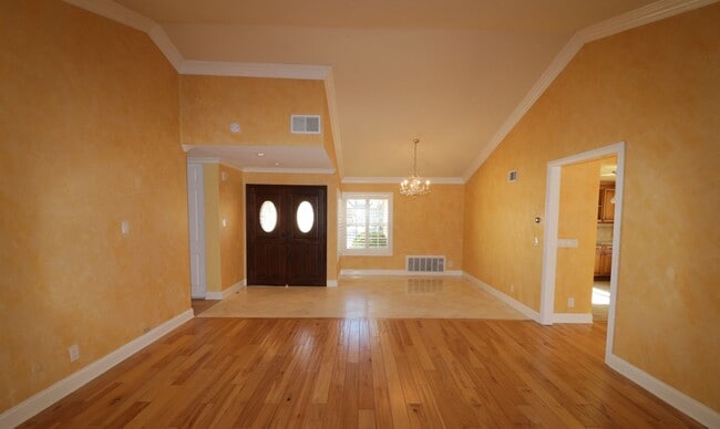 23125 Vose St in Los Angeles, CA - Building Photo - Building Photo