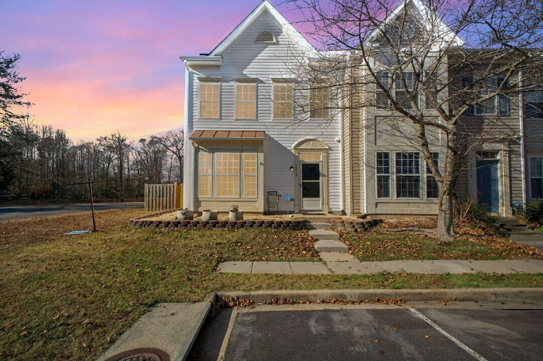 5218 Drakes Ct in King George, VA - Building Photo