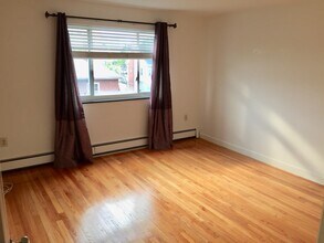 215 Massachusetts Ave in Arlington, MA - Building Photo - Building Photo