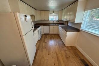 5410 18th Ave in Sacramento, CA - Building Photo - Building Photo