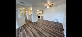 3550 Bay Sands Dr in Laughlin, NV - Building Photo