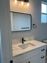 5705 Spa Dr in Huntington Beach, CA - Foto de edificio - Building Photo