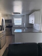 9970 SW 40th Terrace in Miami, FL - Building Photo - Building Photo